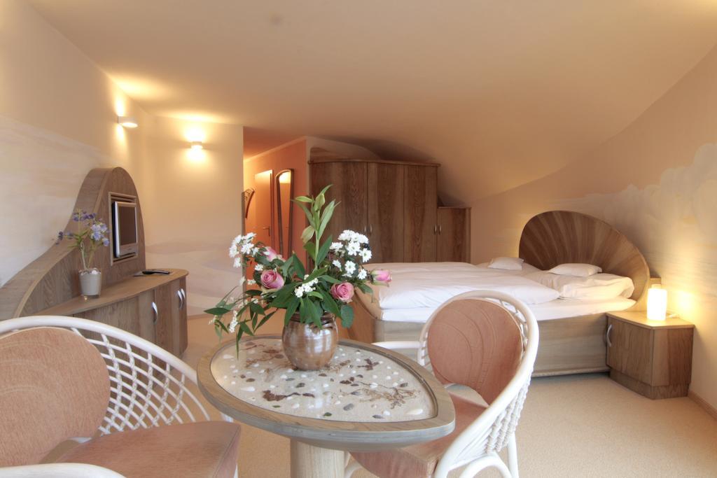 Hotel Zum Strandlaufer Аренсхоп Номер фото